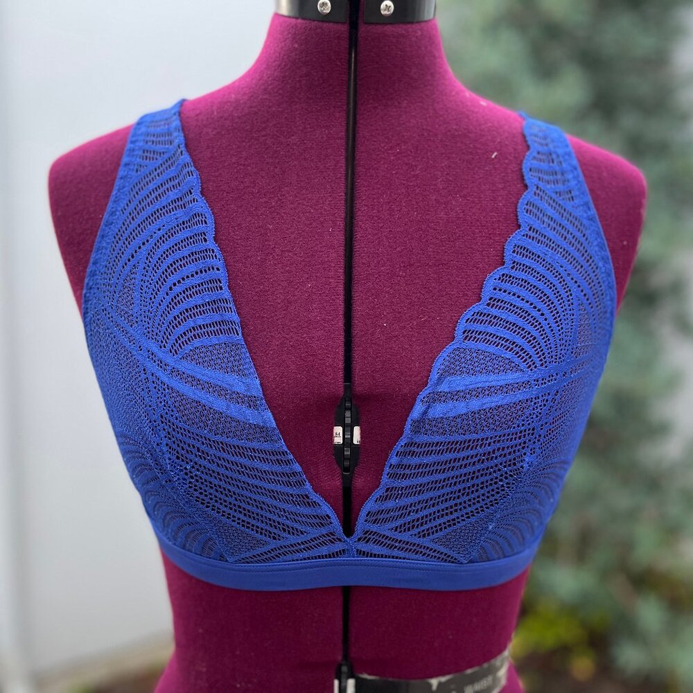 Cosabella NWOT Bralette — Wireless Stretch Lace—Size L Sapphire Blue